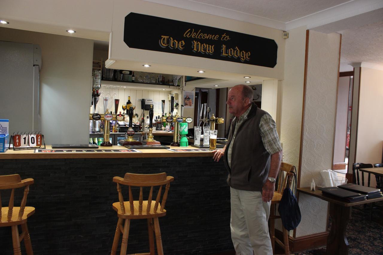 The New Lodge Pontardawe Exterior photo